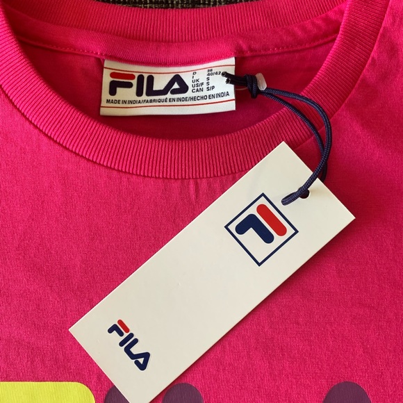 FILA Miss Eagle Logo T-Shirt New Small - Picture 3 of 3
